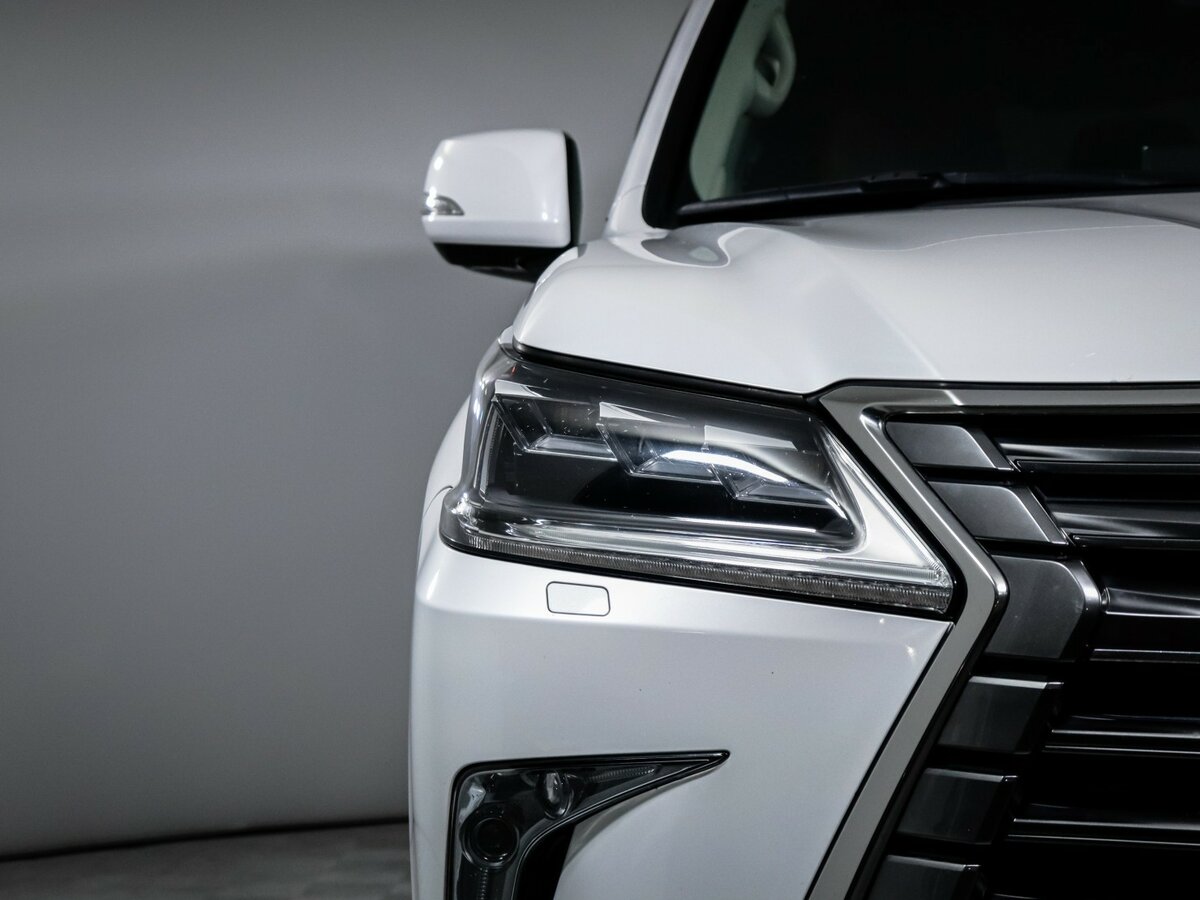 Lexus LX с пробегом — 2015 год. Фото: #16