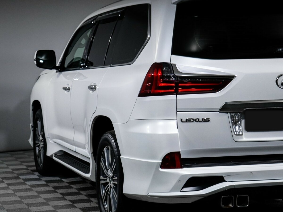Lexus LX с пробегом — 2015 год. Фото: #18