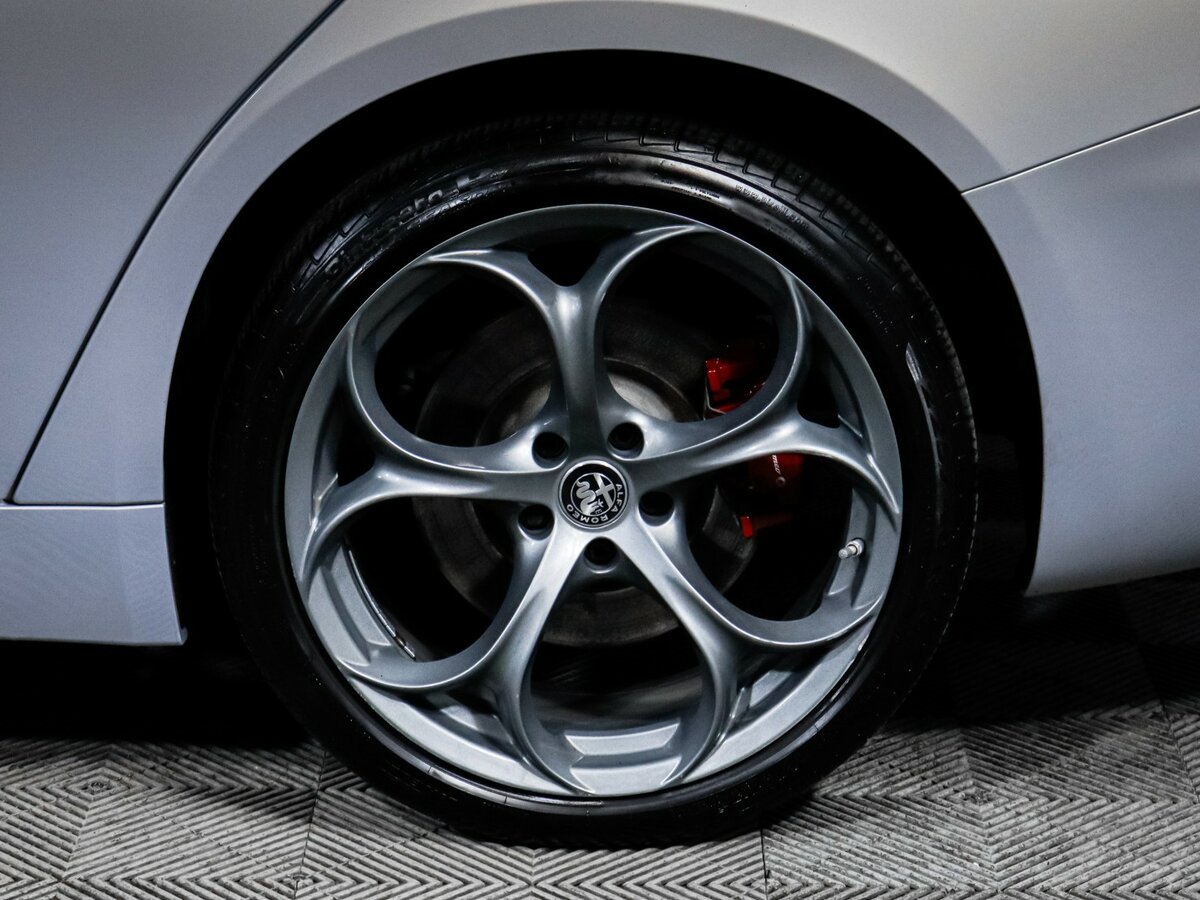 Alfa Romeo Giulia с пробегом — 2021 год. Фото: #11