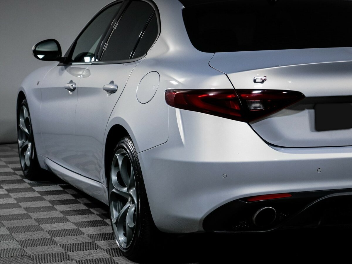 Alfa Romeo Giulia с пробегом — 2021 год. Фото: #15