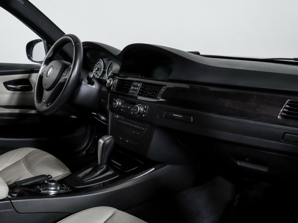 BMW 3 серии с пробегом — 2011 год. Фото: #6