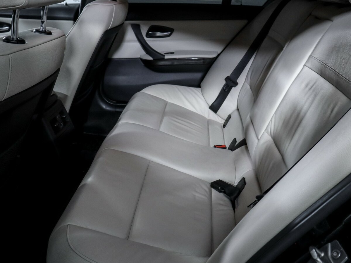 BMW 3 серии с пробегом — 2011 год. Фото: #7