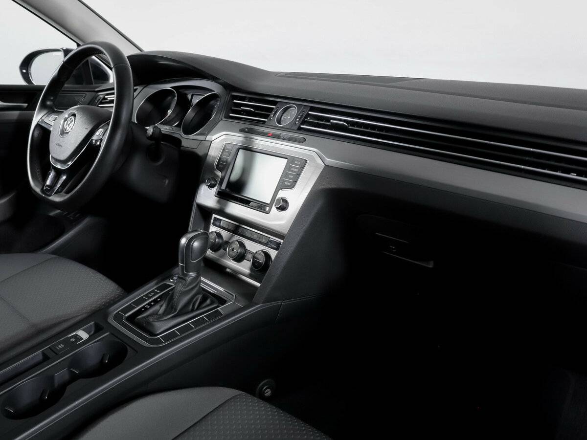 Volkswagen Passat с пробегом — 2016 год. Фото: #6