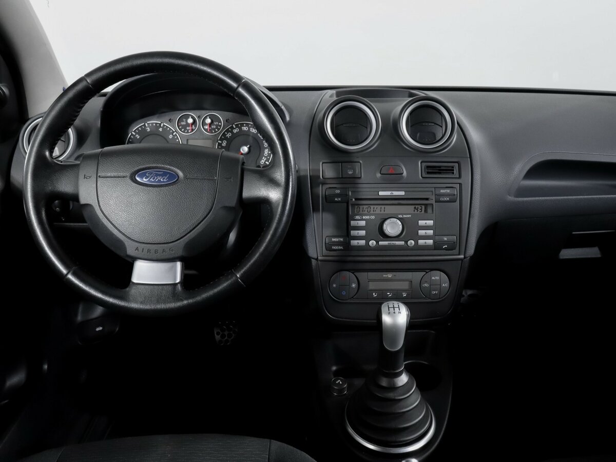 Ford Fiesta с пробегом — 2008 год. Фото: #9