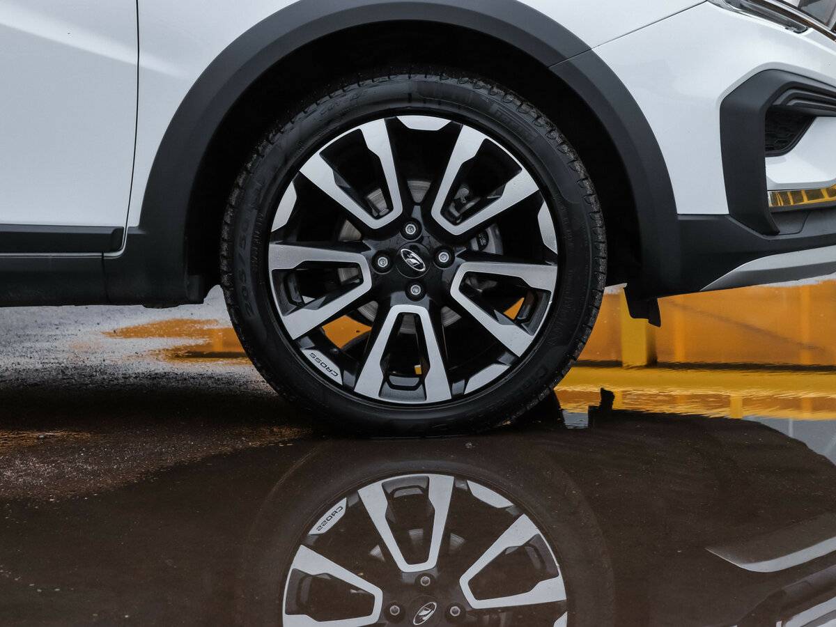 Lada (ВАЗ) Vesta с пробегом — 2024 год. Фото: #11