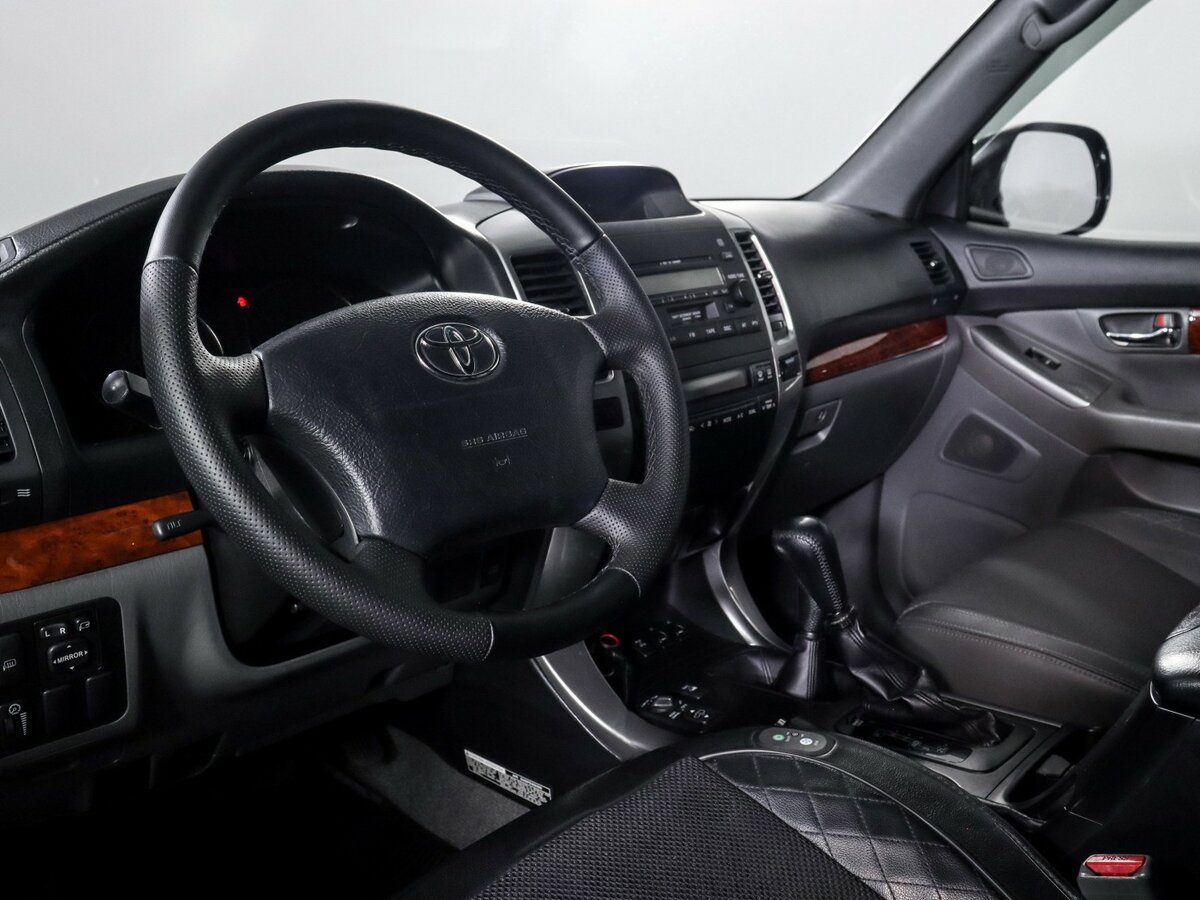 Toyota Land Cruiser Prado с пробегом — 2006 год. Фото: #10