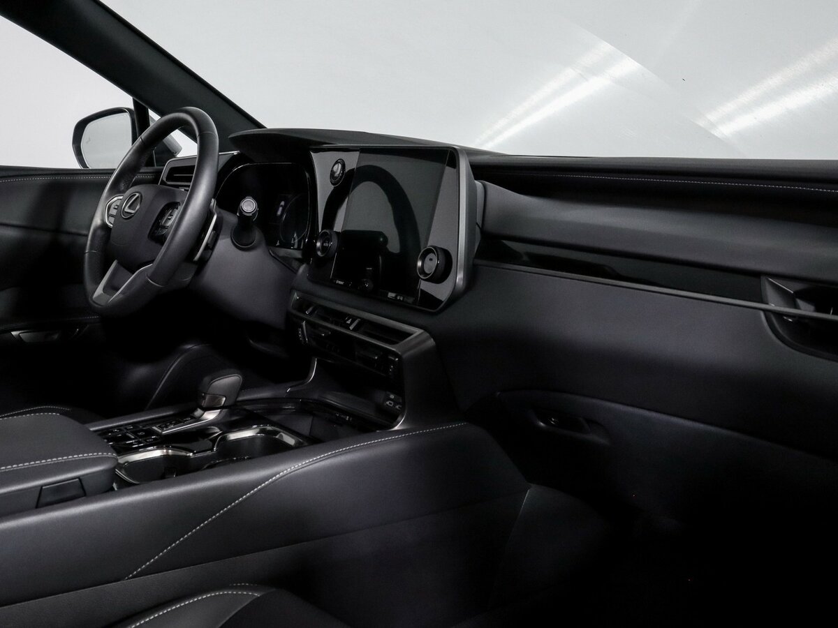 Lexus RX с пробегом — 2023 год. Фото: #8