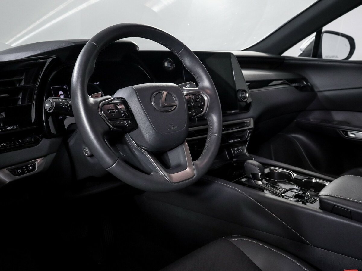 Lexus RX с пробегом — 2023 год. Фото: #13