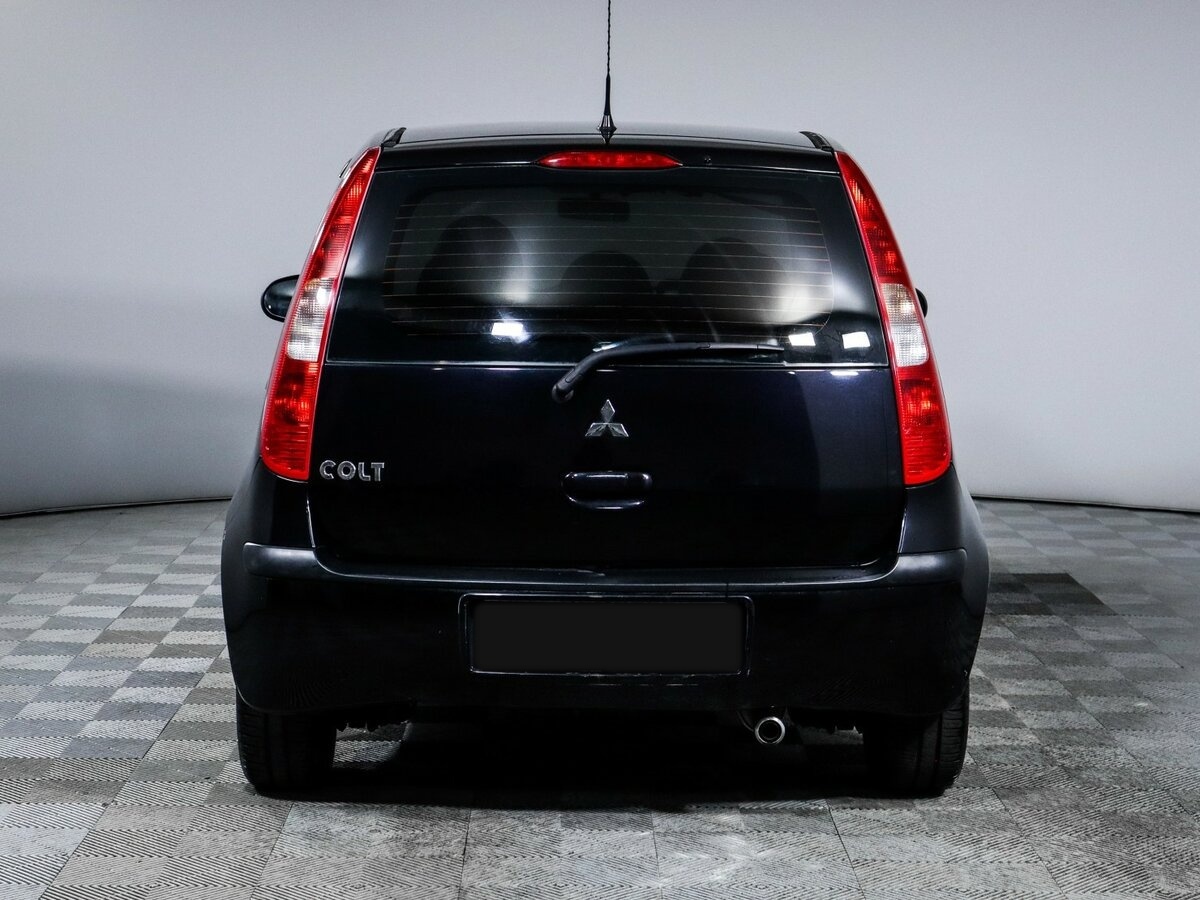 Mitsubishi Colt с пробегом — 2006 год. Фото: #4