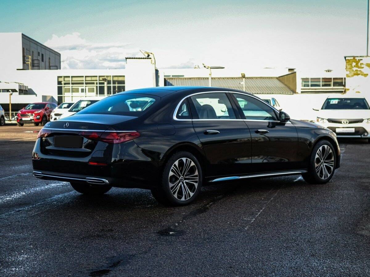Mercedes-Benz E-Класс с пробегом — 2024 год. Фото: #4