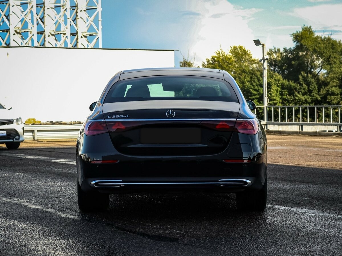 Mercedes-Benz E-Класс с пробегом — 2024 год. Фото: #5