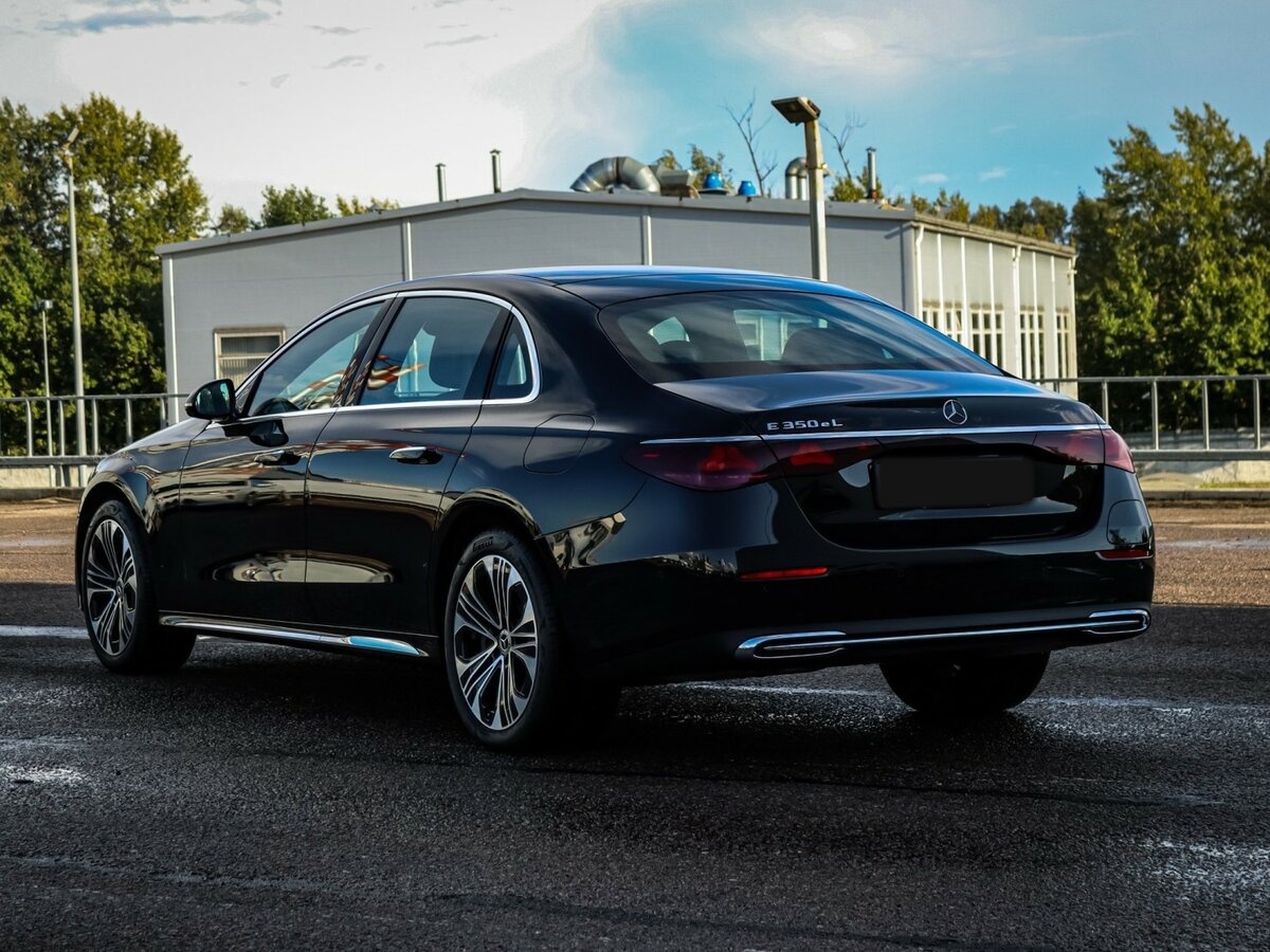 Mercedes-Benz E-Класс с пробегом — 2024 год. Фото: #6