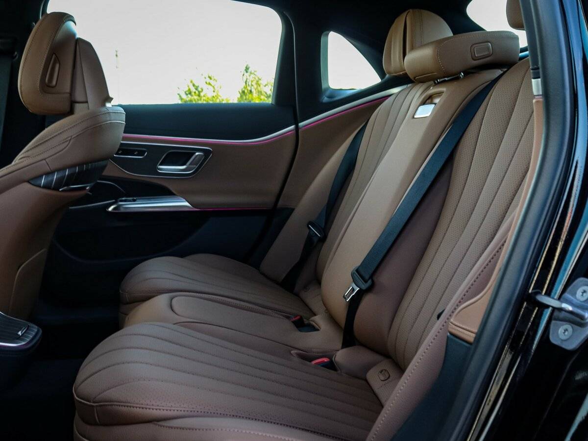 Mercedes-Benz E-Класс с пробегом — 2024 год. Фото: #12