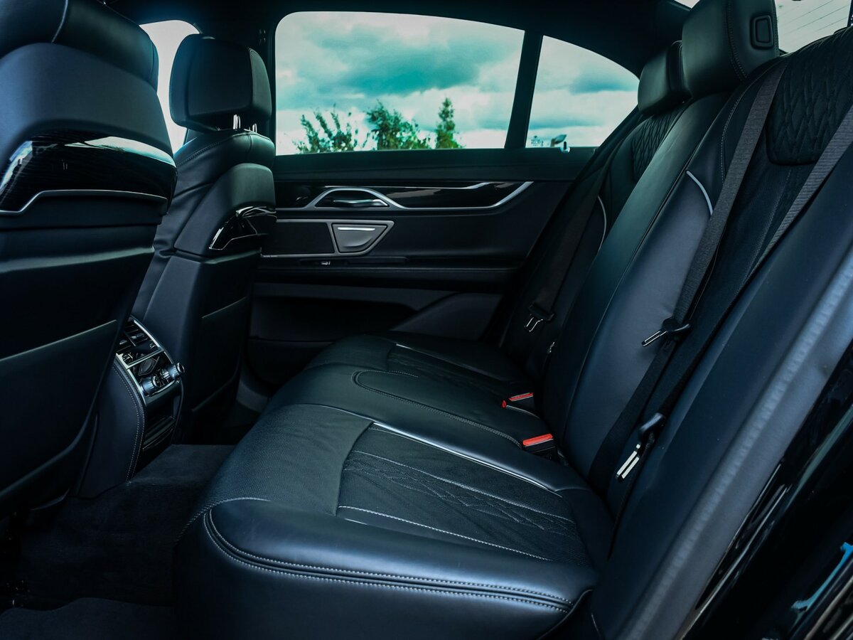 BMW 7 серии с пробегом — 2020 год. Фото: #11