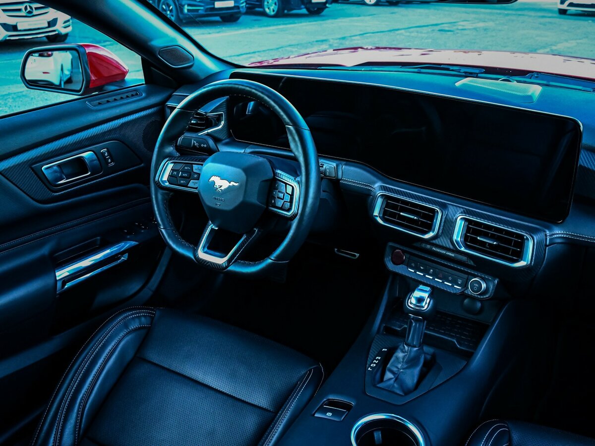 Ford Mustang с пробегом — 2024 год. Фото: #7