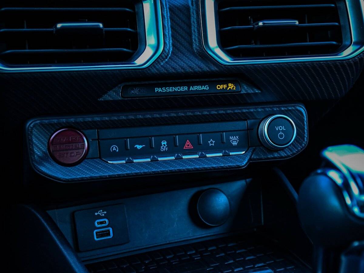 Ford Mustang с пробегом — 2024 год. Фото: #14