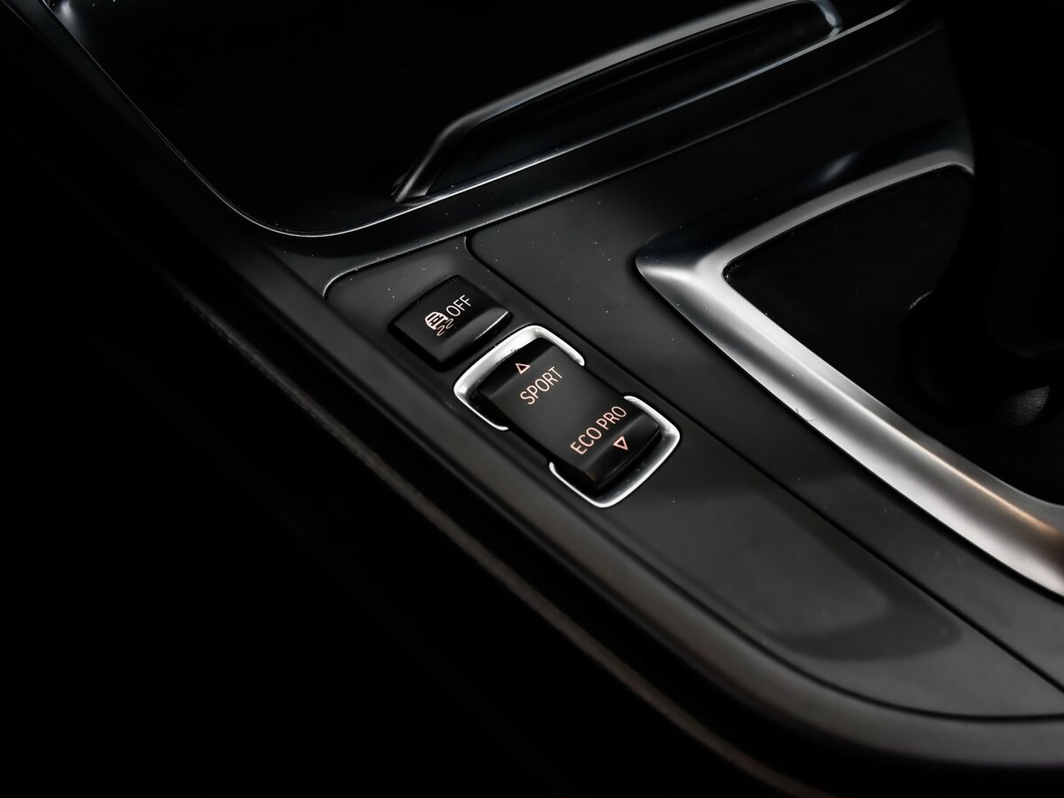 BMW 3 серии с пробегом — 2017 год. Фото: #14