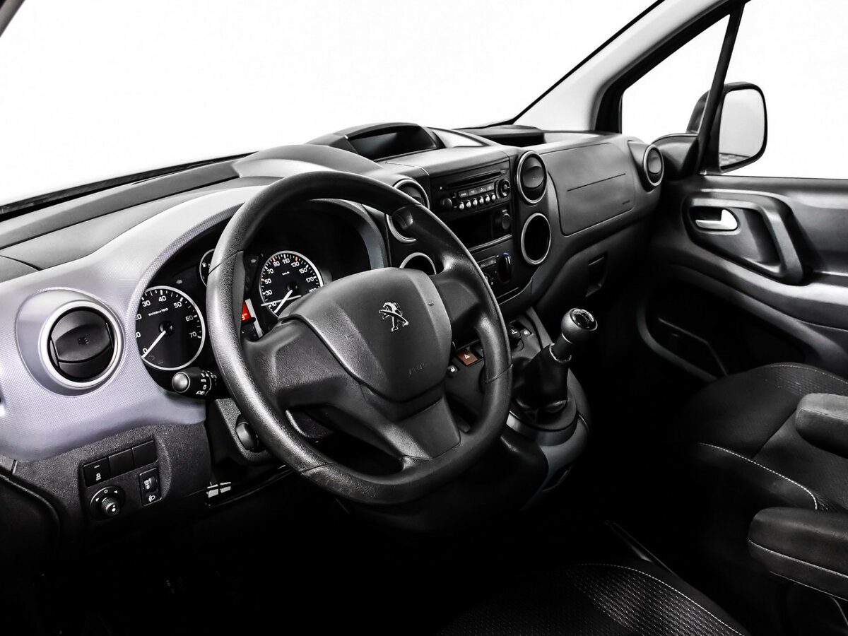 Peugeot Partner с пробегом — 2021 год. Фото: #9