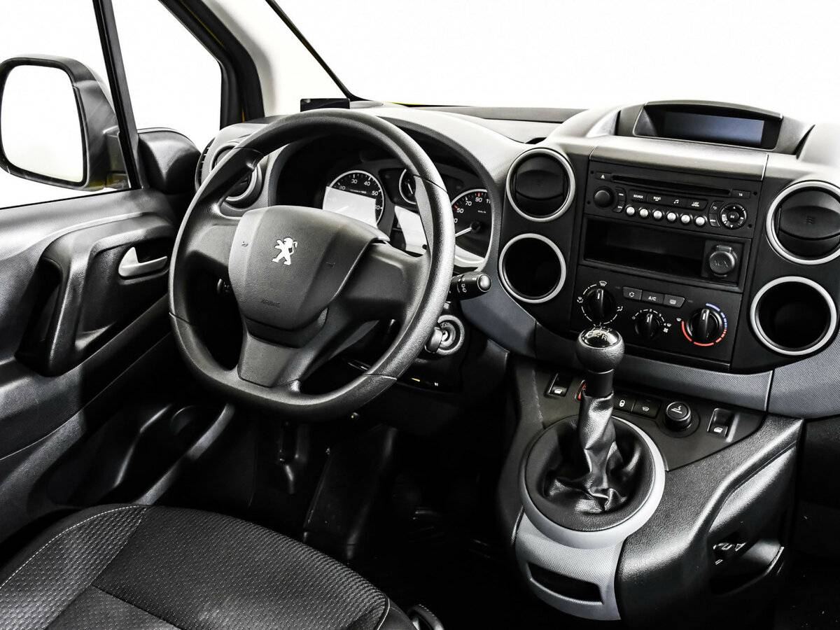 Peugeot Partner с пробегом — 2021 год. Фото: #17