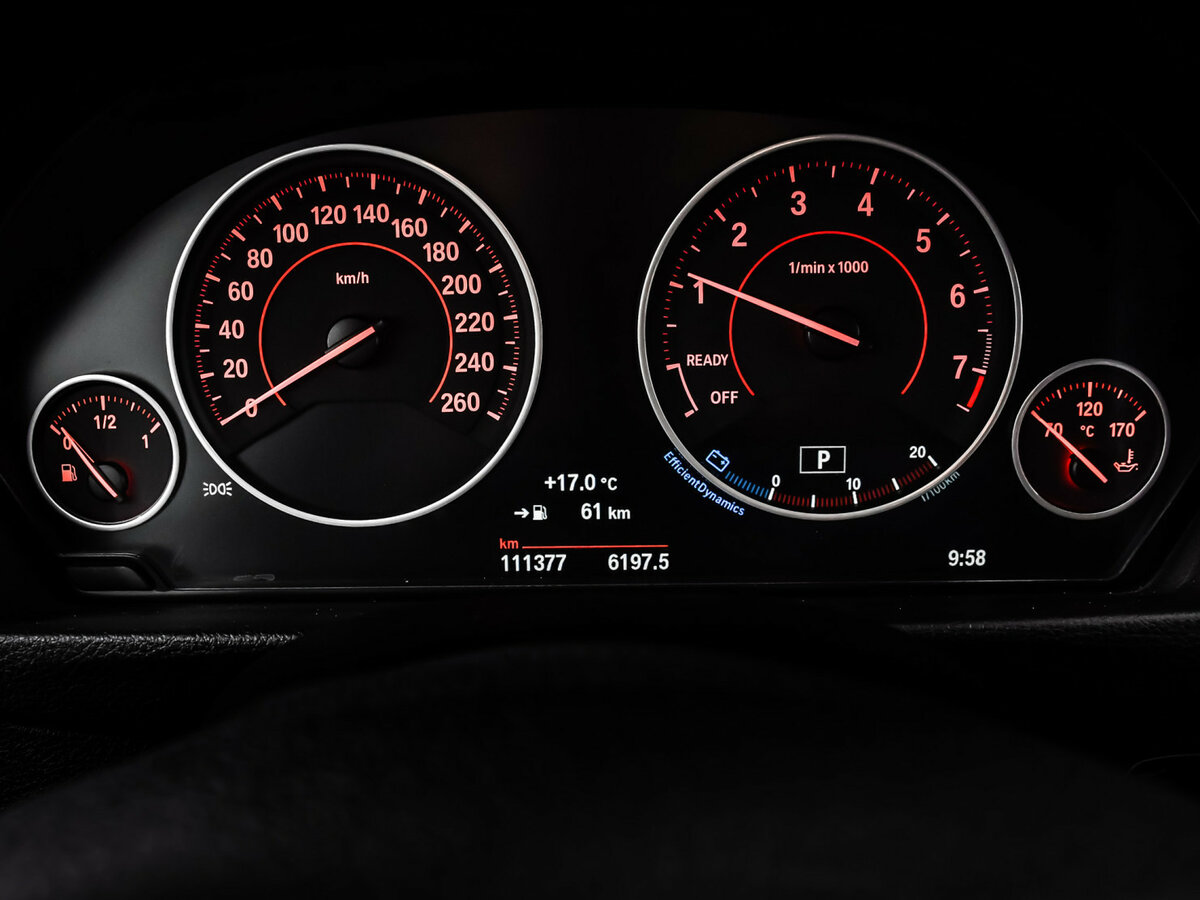 BMW 3 серии с пробегом — 2015 год. Фото: #9