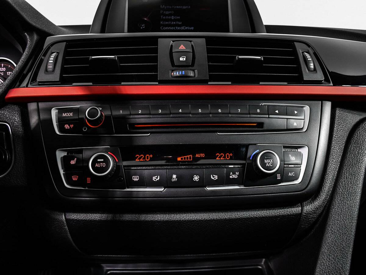 BMW 3 серии с пробегом — 2015 год. Фото: #18