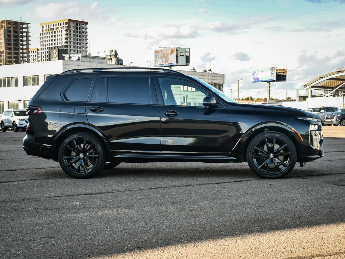 BMW X7 с пробегом — 2022 год. Фото: #3