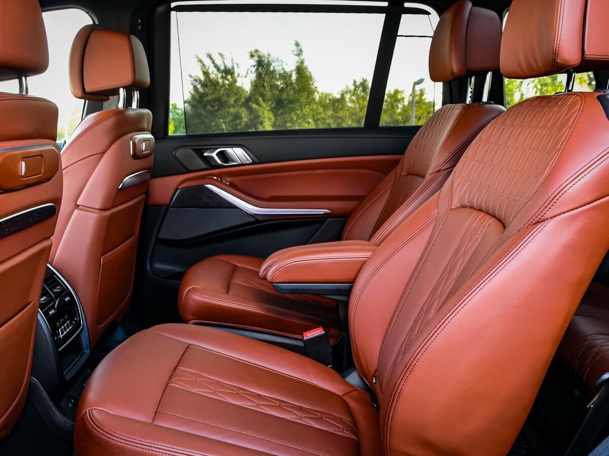 BMW X7 с пробегом — 2022 год. Фото: #10