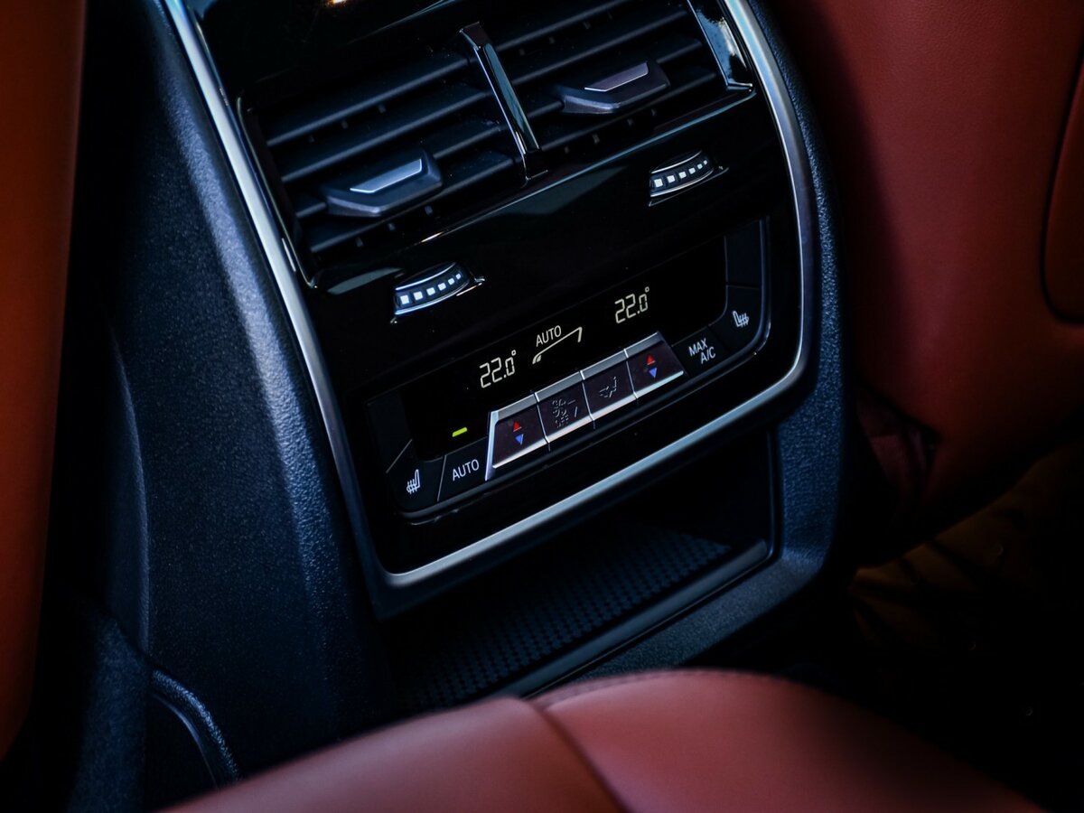 BMW X7 с пробегом — 2022 год. Фото: #17