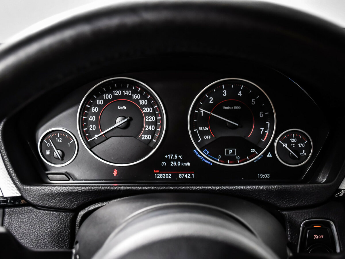 BMW 3 серии с пробегом — 2016 год. Фото: #9