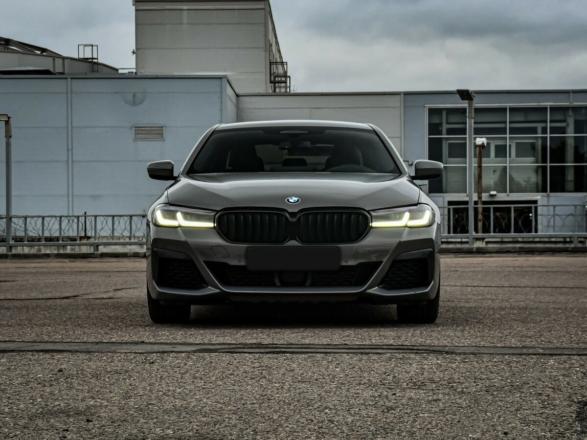 BMW 5 серии с пробегом — 2021 год. Фото: #1