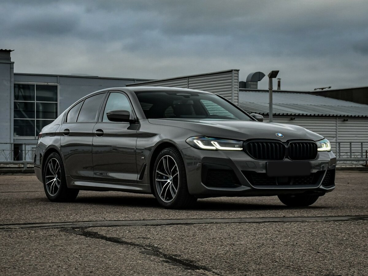 BMW 5 серии с пробегом — 2021 год. Фото: #2