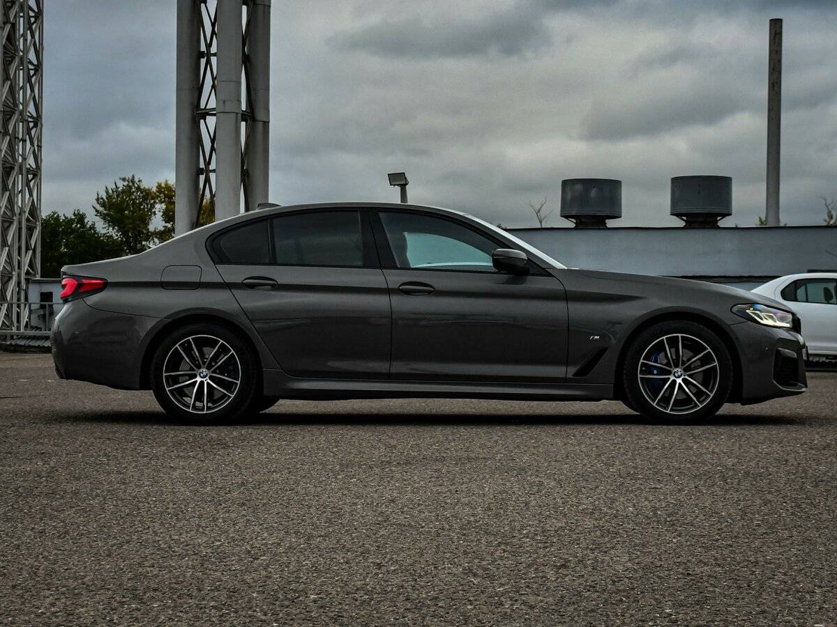 BMW 5 серии с пробегом — 2021 год. Фото: #3