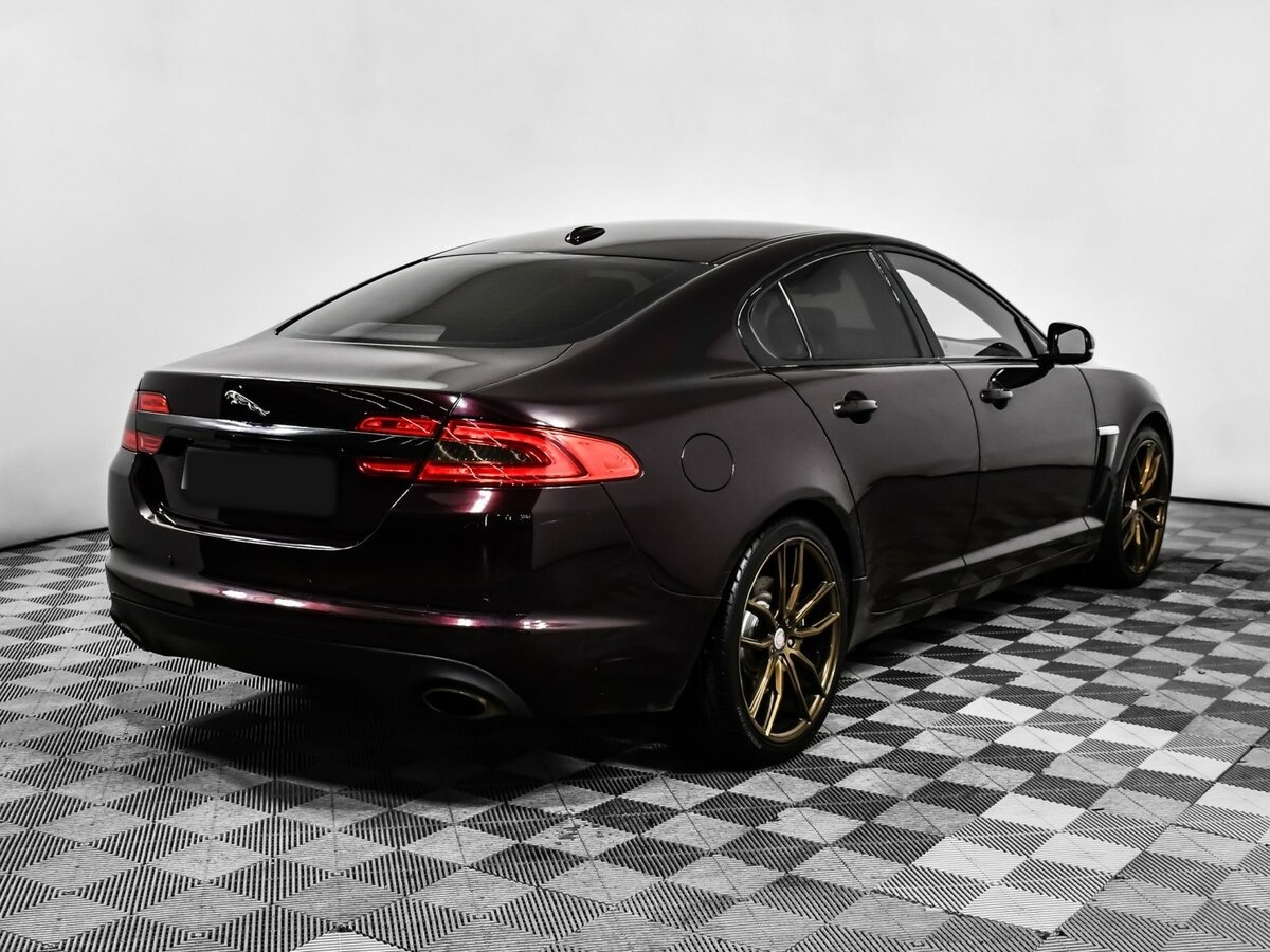 Jaguar XF с пробегом — 2011 год. Фото: #4