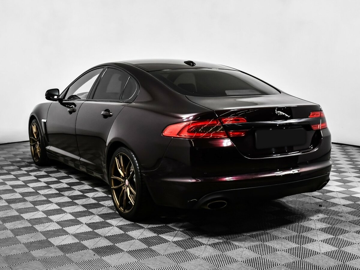 Jaguar XF с пробегом — 2011 год. Фото: #6