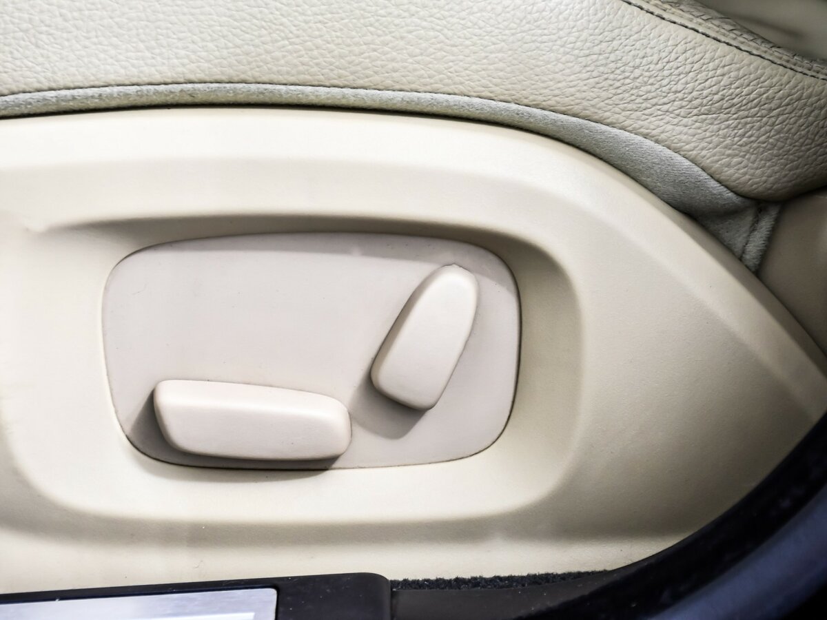 Jaguar XF с пробегом — 2011 год. Фото: #12