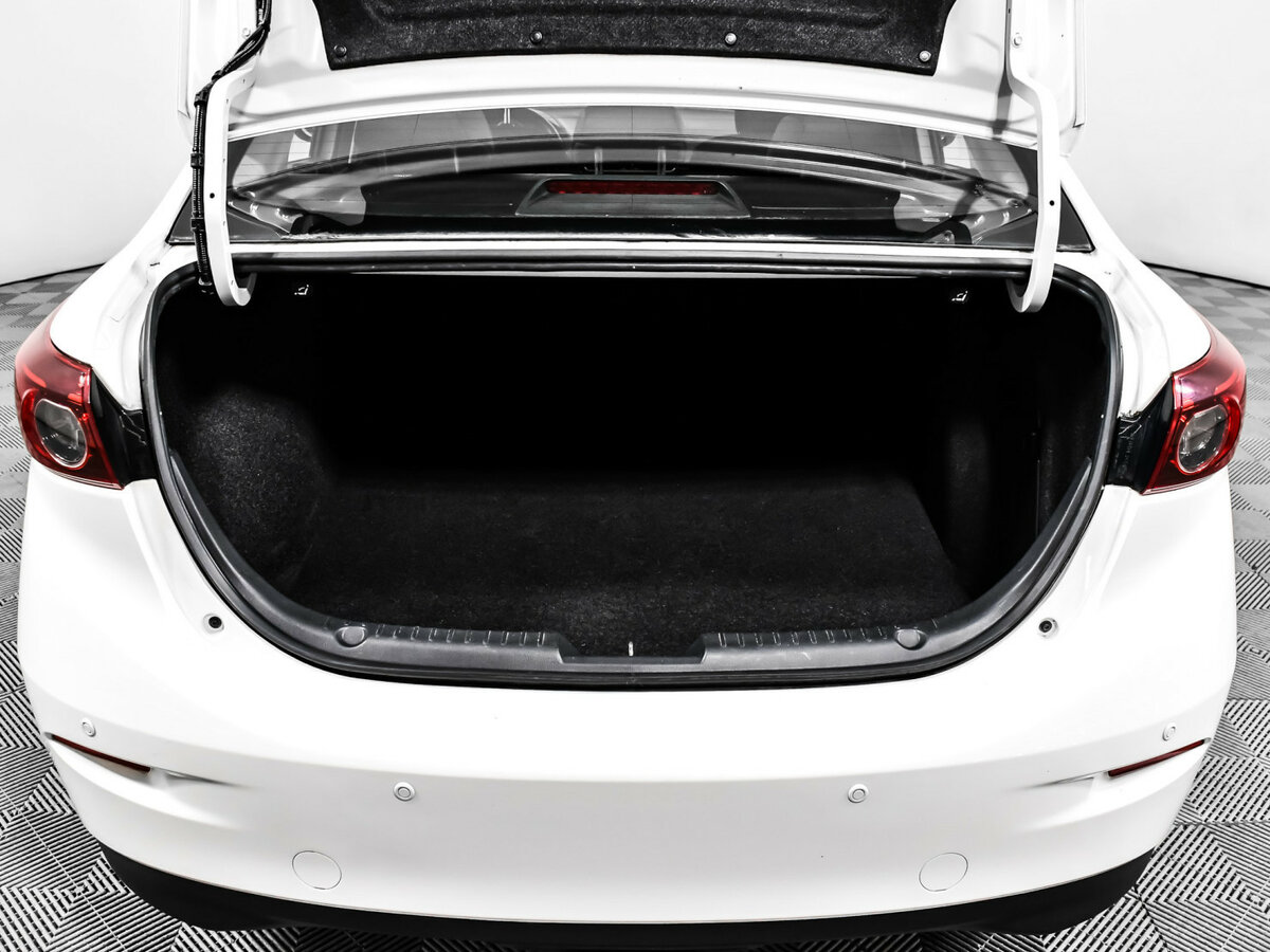 Mazda 3 с пробегом — 2015 год. Фото: #15