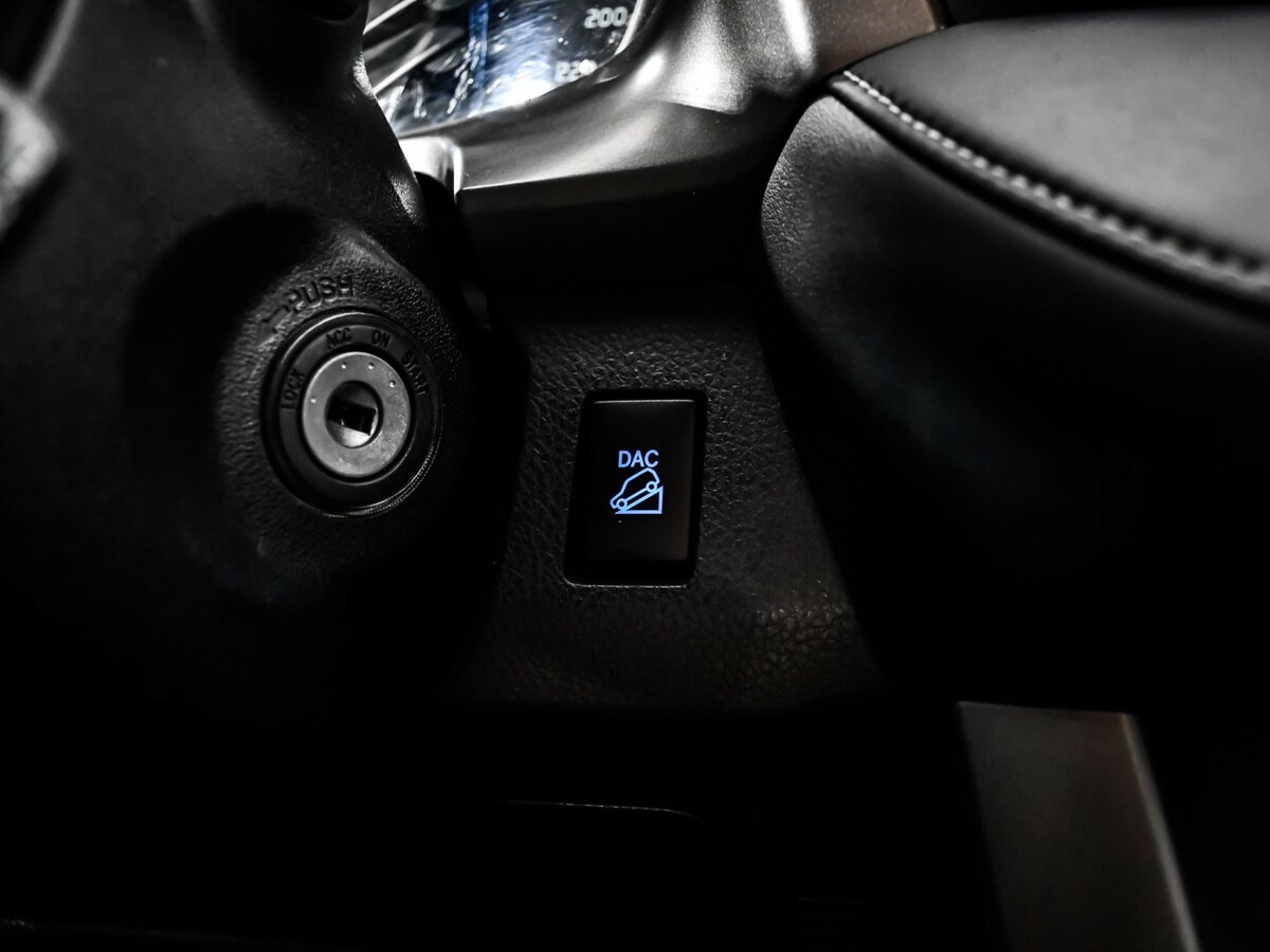 Toyota RAV4 с пробегом — 2016 год. Фото: #13