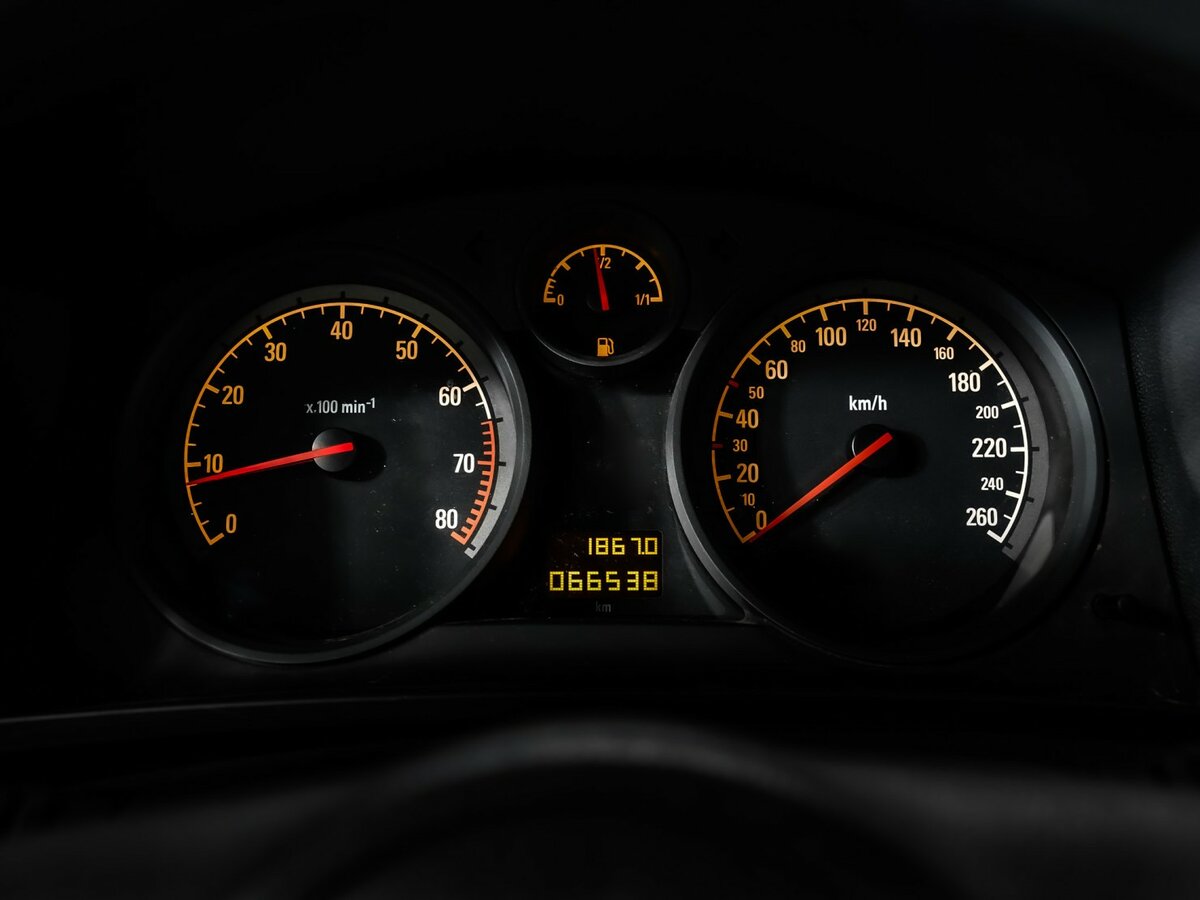 Opel Zafira с пробегом — 2010 год. Фото: #7