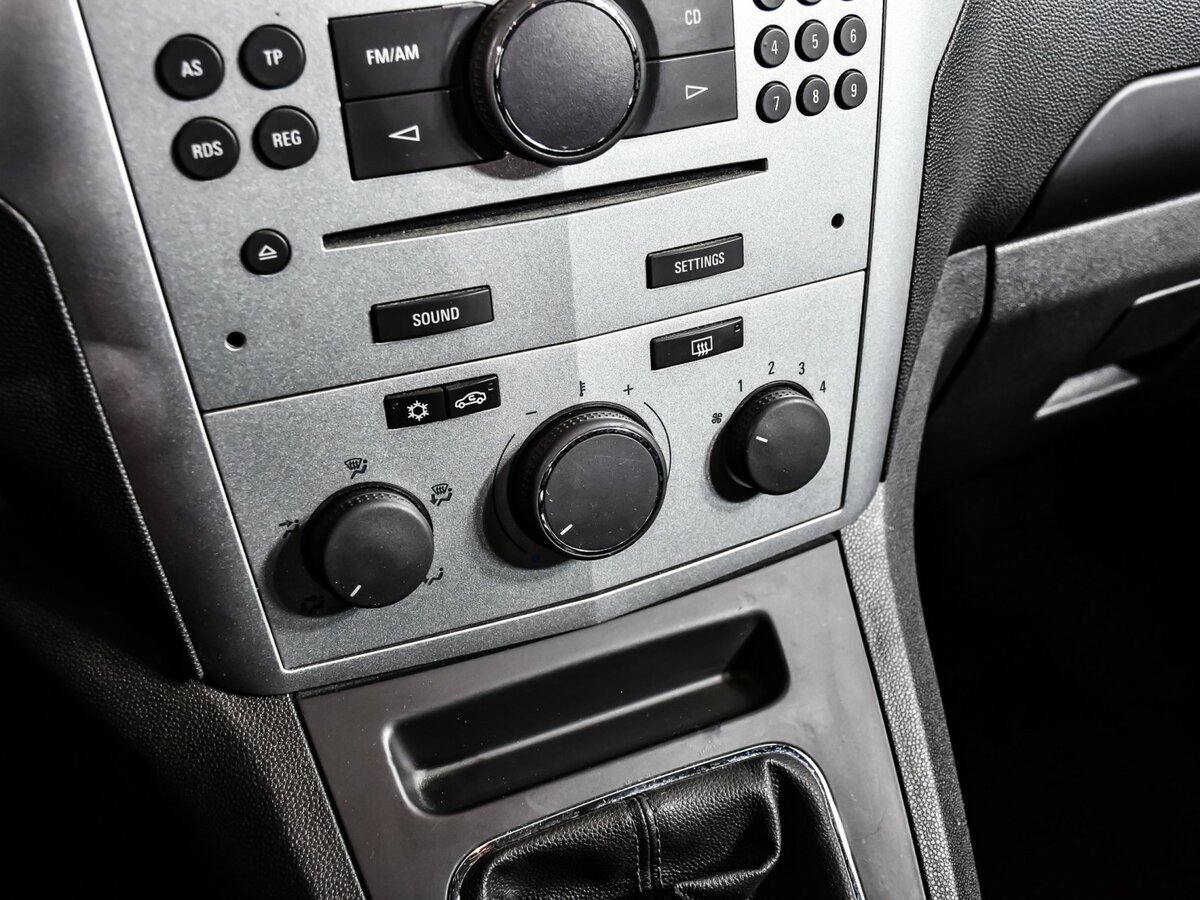 Opel Zafira с пробегом — 2010 год. Фото: #10