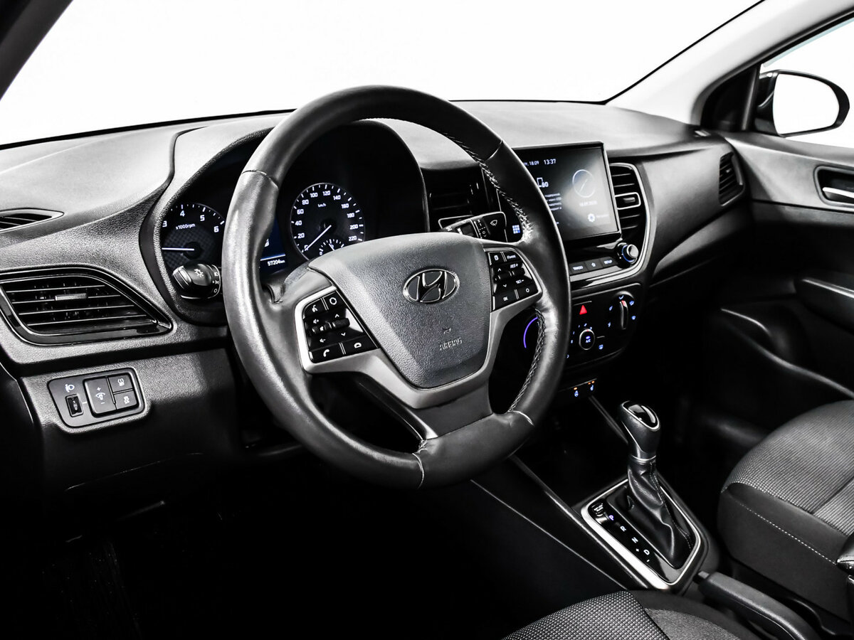 Hyundai Solaris с пробегом — 2021 год. Фото: #11