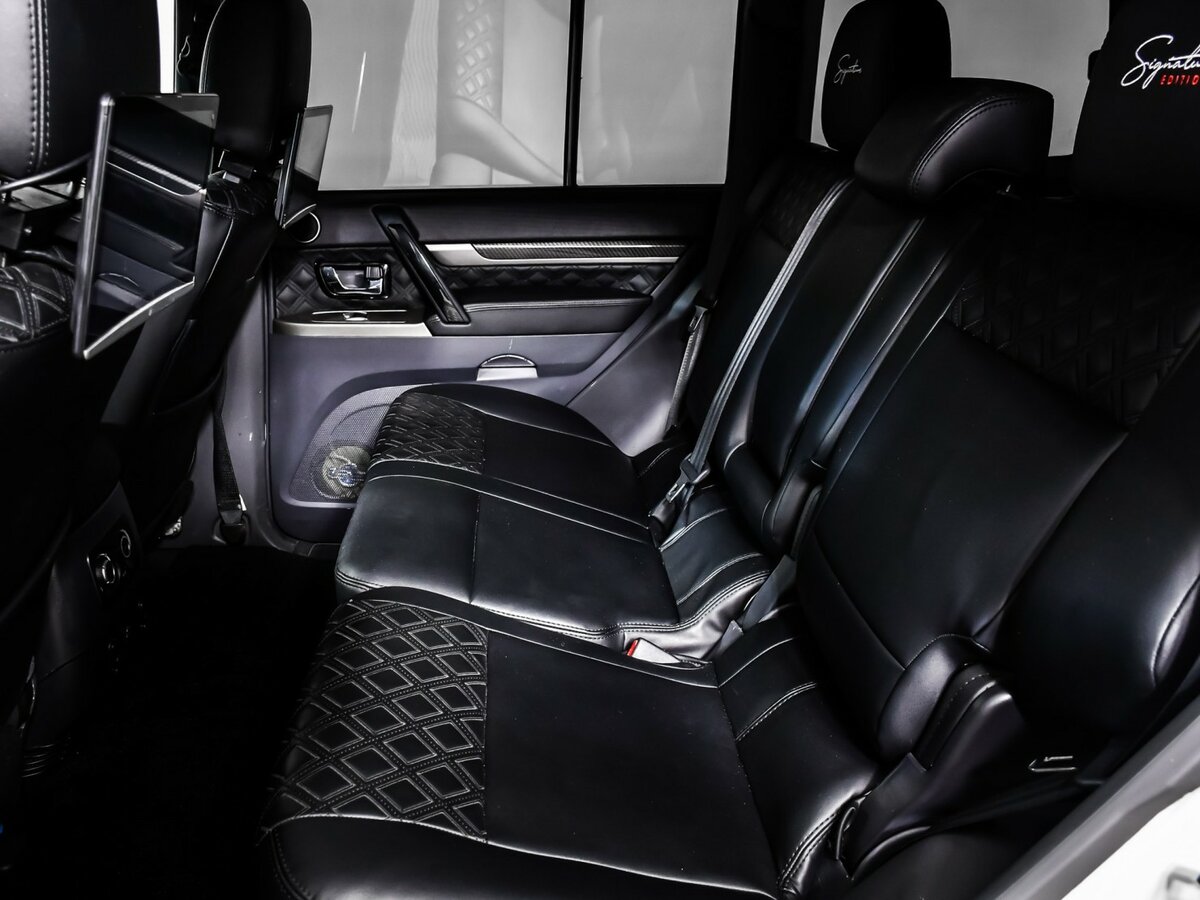 Mitsubishi Pajero с пробегом — 2019 год. Фото: #9