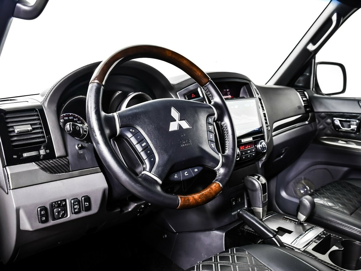 Mitsubishi Pajero с пробегом — 2019 год. Фото: #10