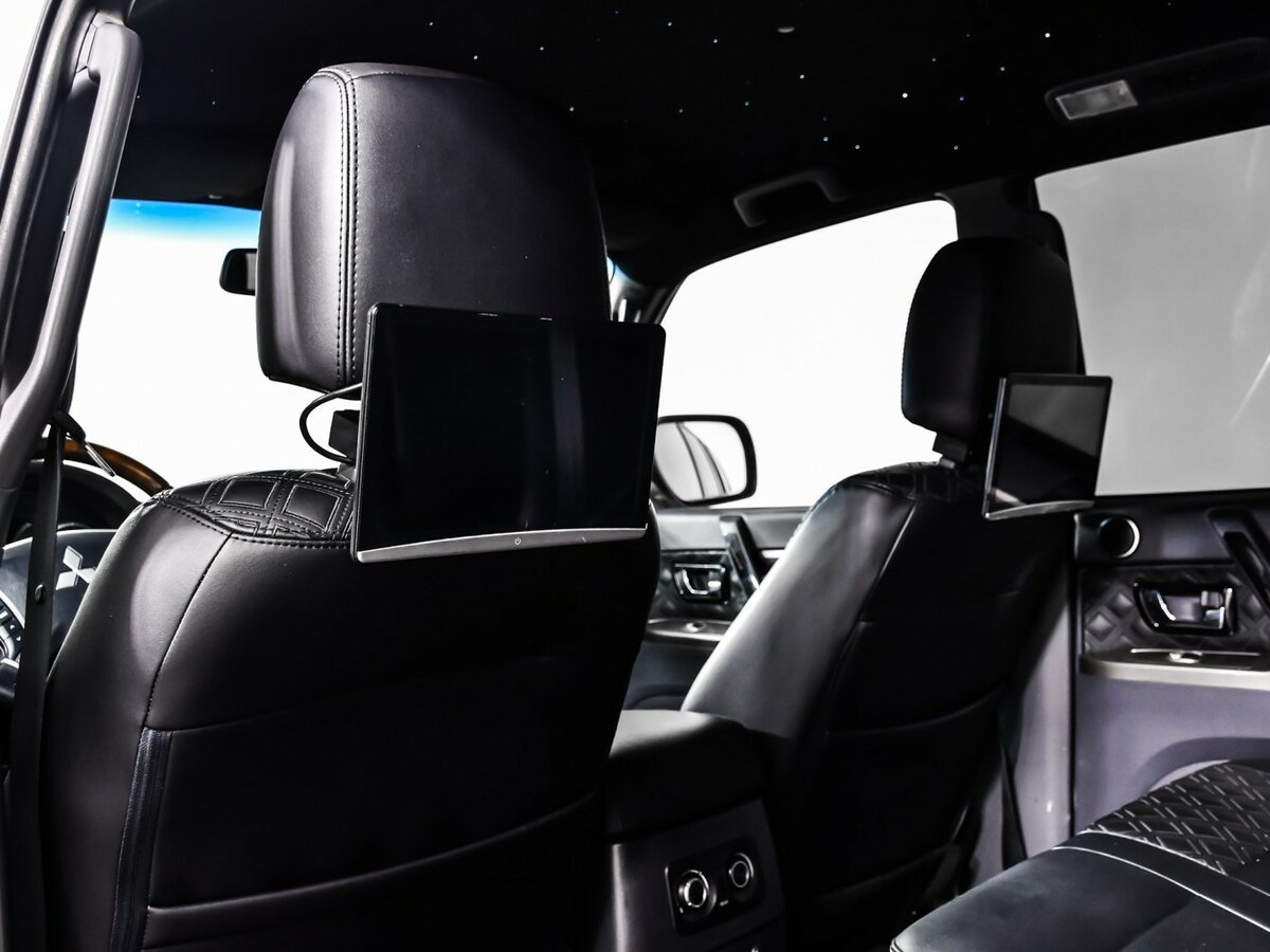 Mitsubishi Pajero с пробегом — 2019 год. Фото: #11