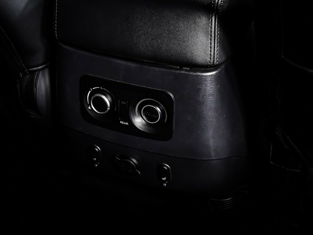 Mitsubishi Pajero с пробегом — 2019 год. Фото: #16