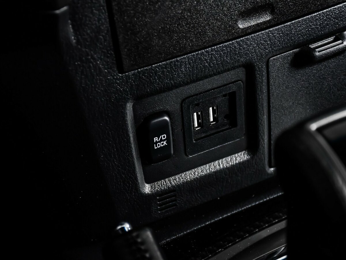 Mitsubishi Pajero с пробегом — 2019 год. Фото: #21