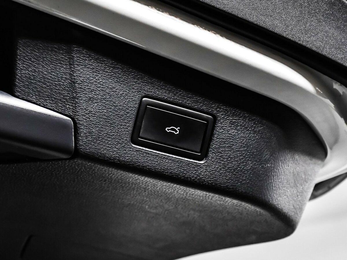 Volkswagen ID.4 с пробегом — 2023 год. Фото: #17