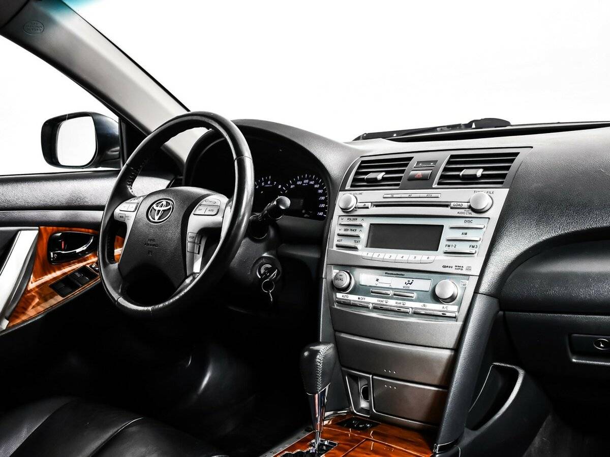 Toyota Camry с пробегом — 2008 год. Фото: #6