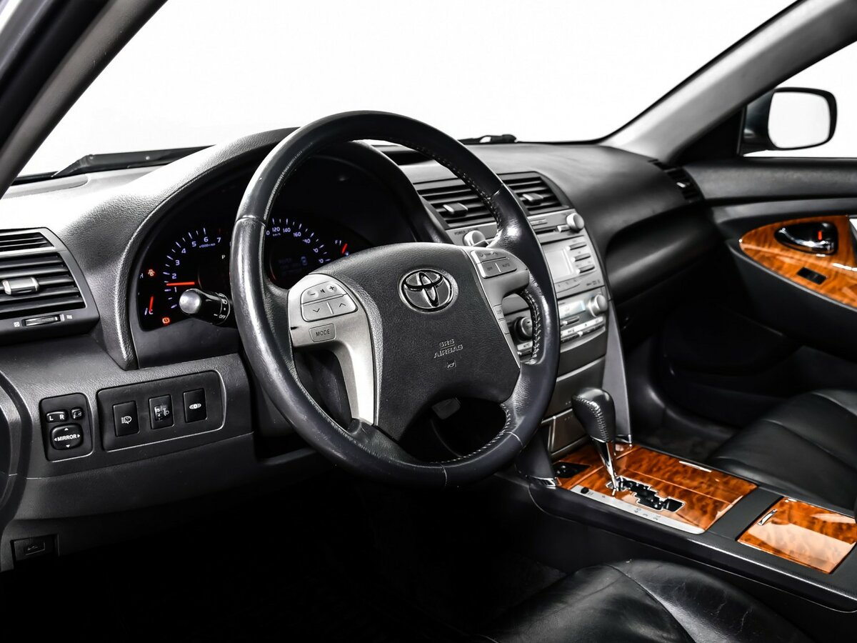Toyota Camry с пробегом — 2008 год. Фото: #10