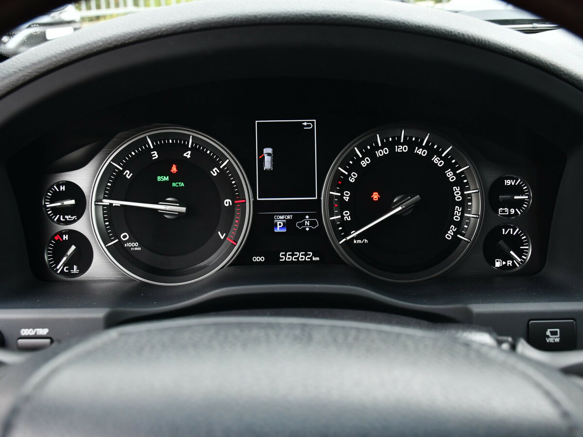 Toyota Land Cruiser с пробегом — 2017 год. Фото: #9