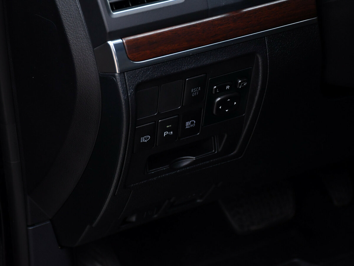 Toyota Land Cruiser с пробегом — 2017 год. Фото: #19